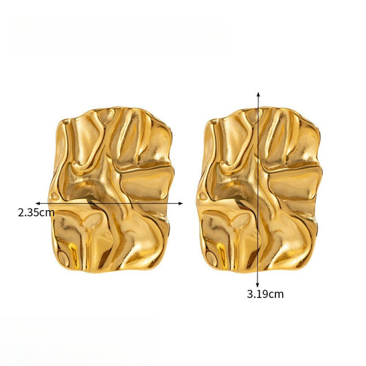18K gold earrings, rings, and bracelets for a luxurious and high-end look