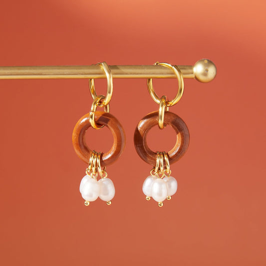 Circle hoop earrings, a luxurious and sophisticated ear jewelry piece.