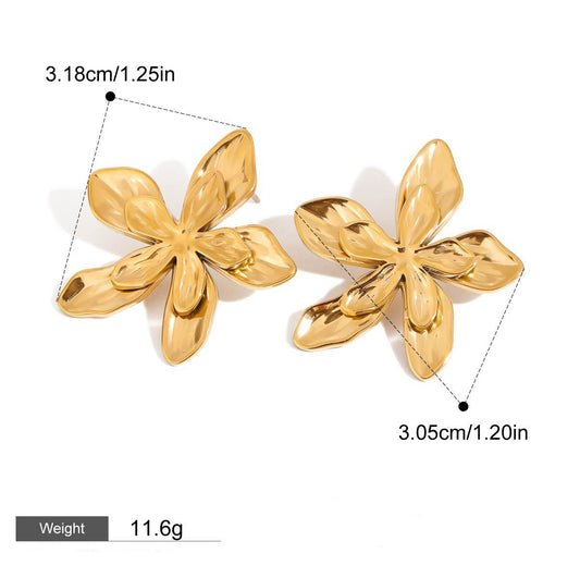 18K gold flowers with gold and silver color matching design exquisite and fashionable earrings
