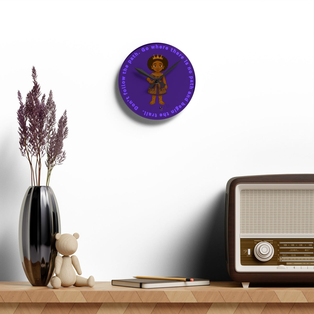 Young Queen' Decorative Wall Clock