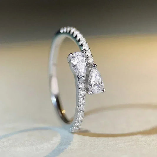 2025 New Shiny Zircon Ring Engagement Ceremony Women's Accessories Wedding Fashion Jewelry Simple Wholesale