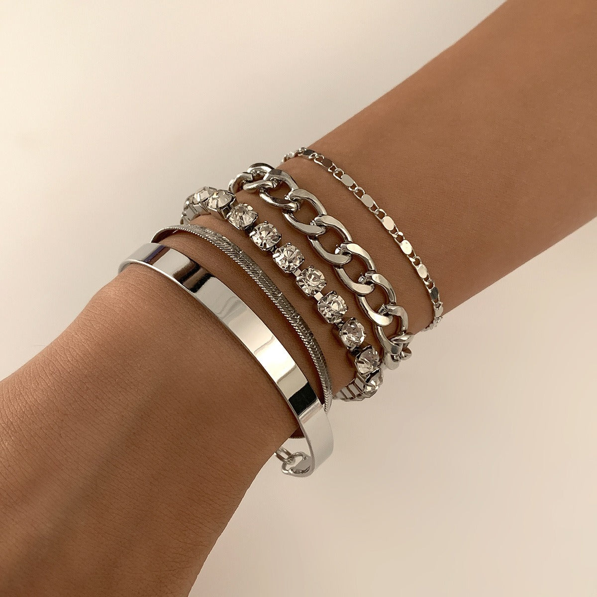 18k gold retro trend snake bone chain diamond bracelet