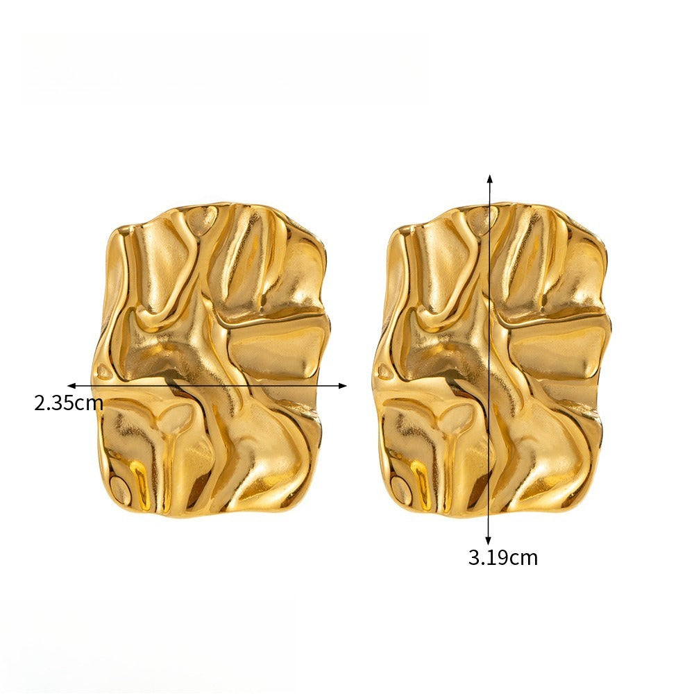 18K gold earrings, rings, and bracelets for a luxurious and high-end look