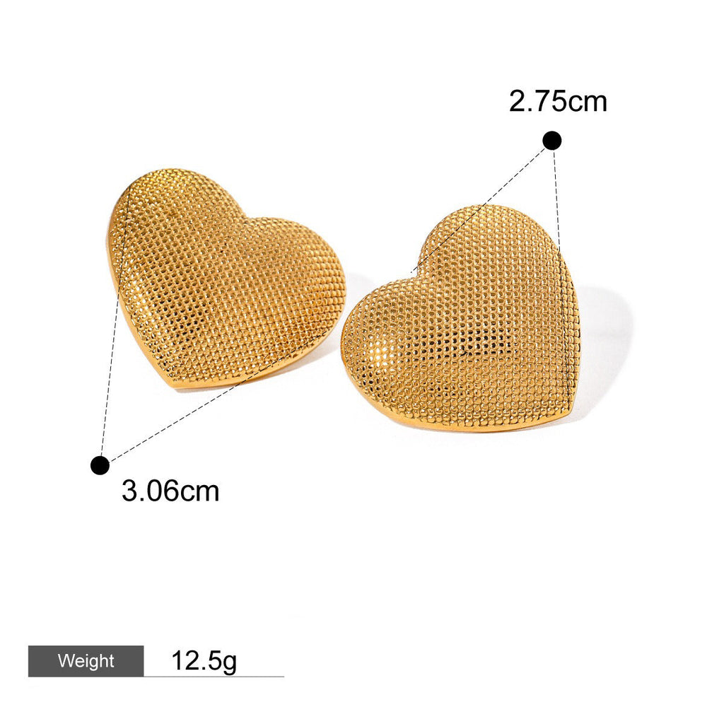 18k gold heart-shaped earrings with grainy design
