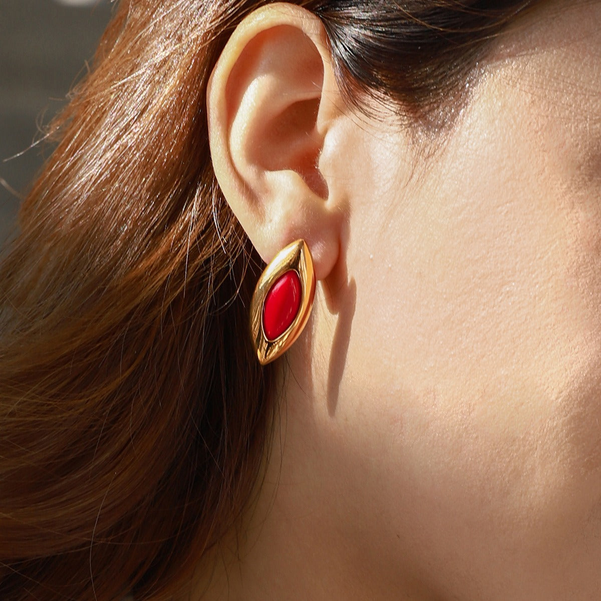 18K gold geometric oval inlaid gemstone design exquisite dazzling earrings