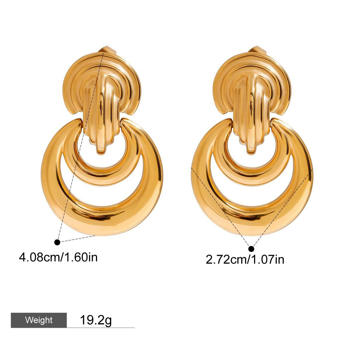 18K gold hollow crescent design classic and fashionable earrings