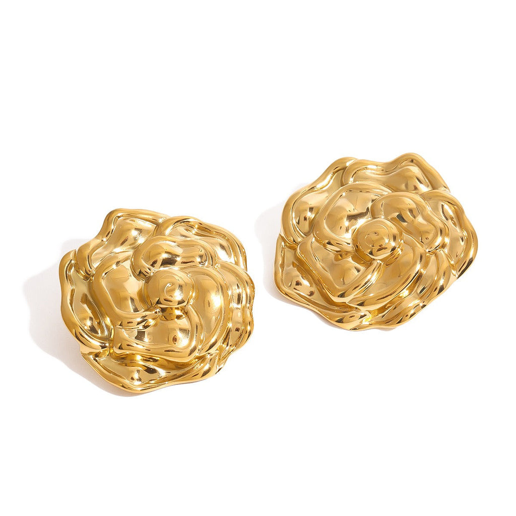 18K gold flower-shaped earrings with textured design