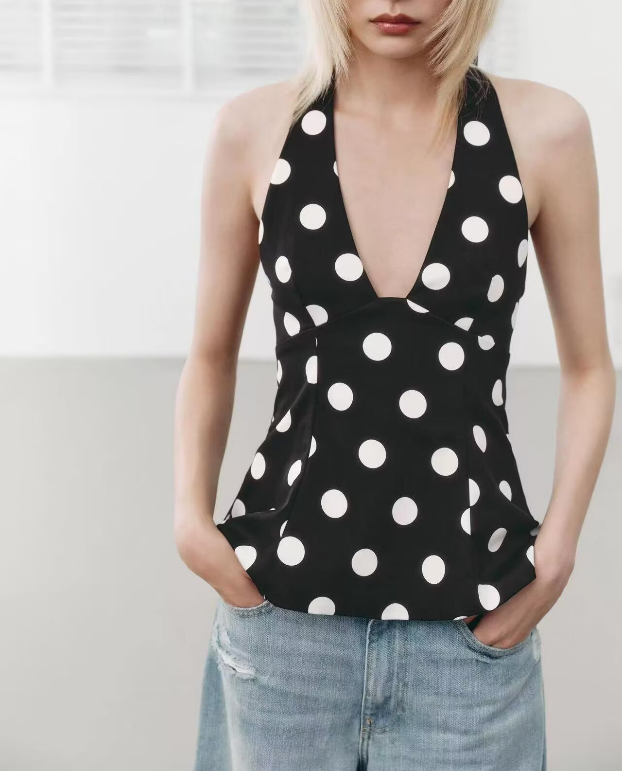 Women Clothing Summer Sexy Bowknot Decoration Polka Dot Hanging Collar Sleeveless Top