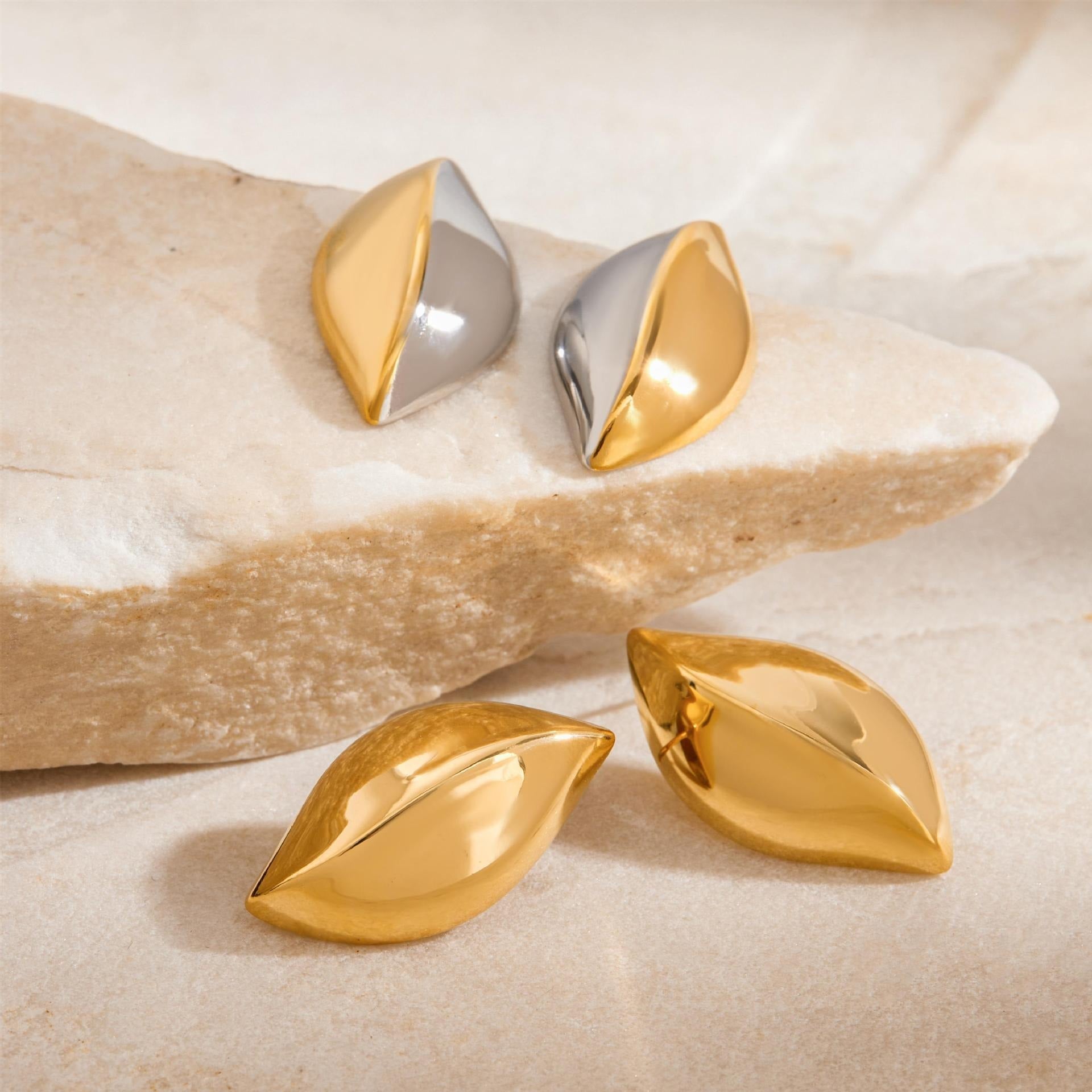 18K gold geometric shape with gold and silver color matching design simple personality earrings