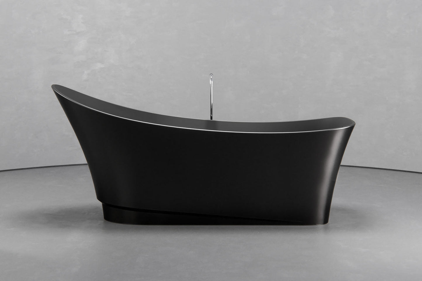 Freestanding boat shape bathtub