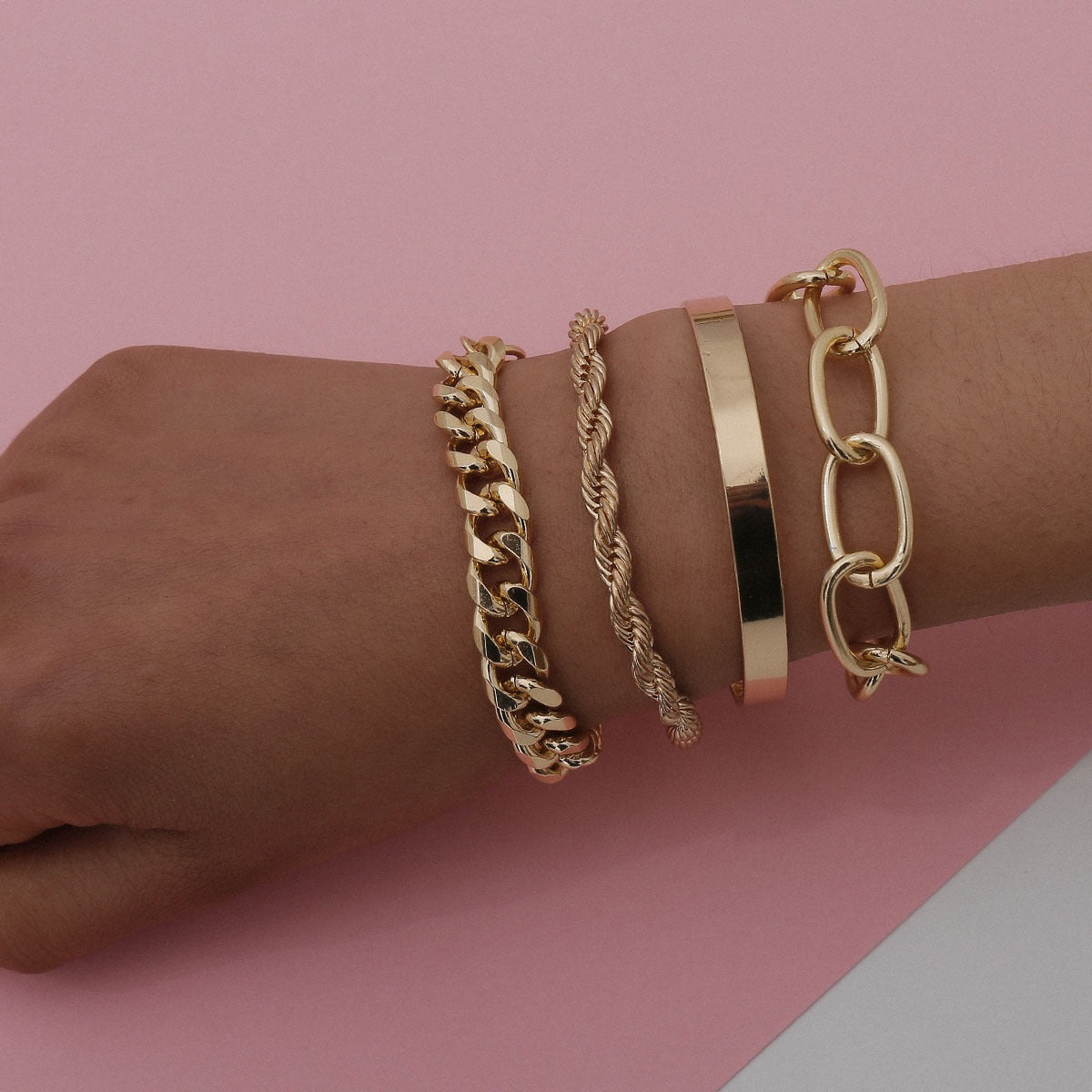 Smooth C-shaped mixed twist chain thread exaggerated O-shaped bracelet