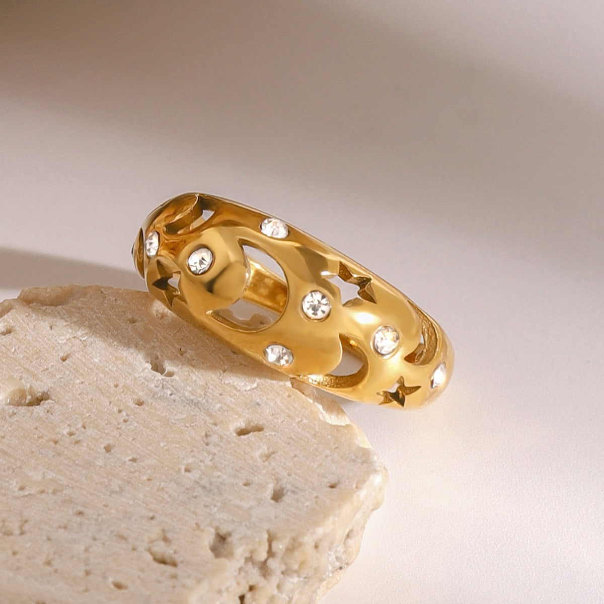 18K gold star and moon hollow with gemstone design exquisite noble ring