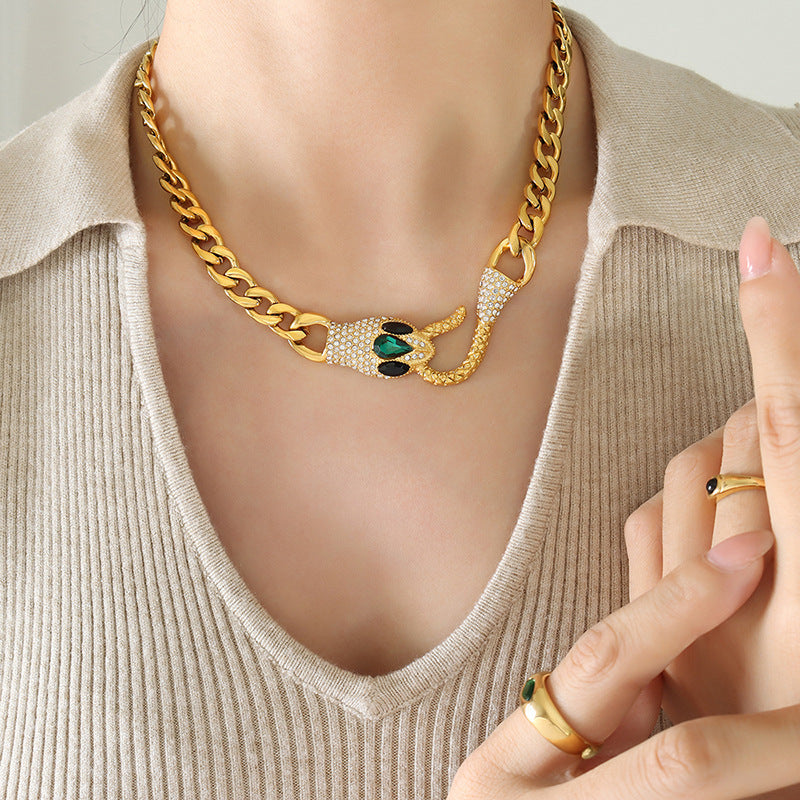 18K Gold Fashion Exquisite Snake Head Design Versatile Necklace