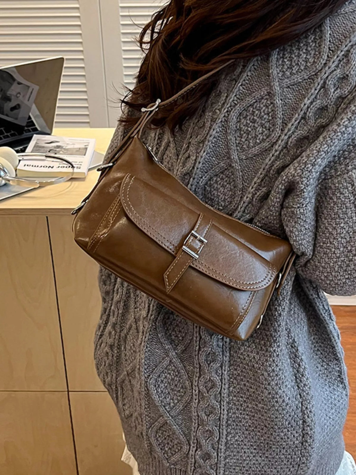 Vintage Style Buckle Decor Crossbody Bag