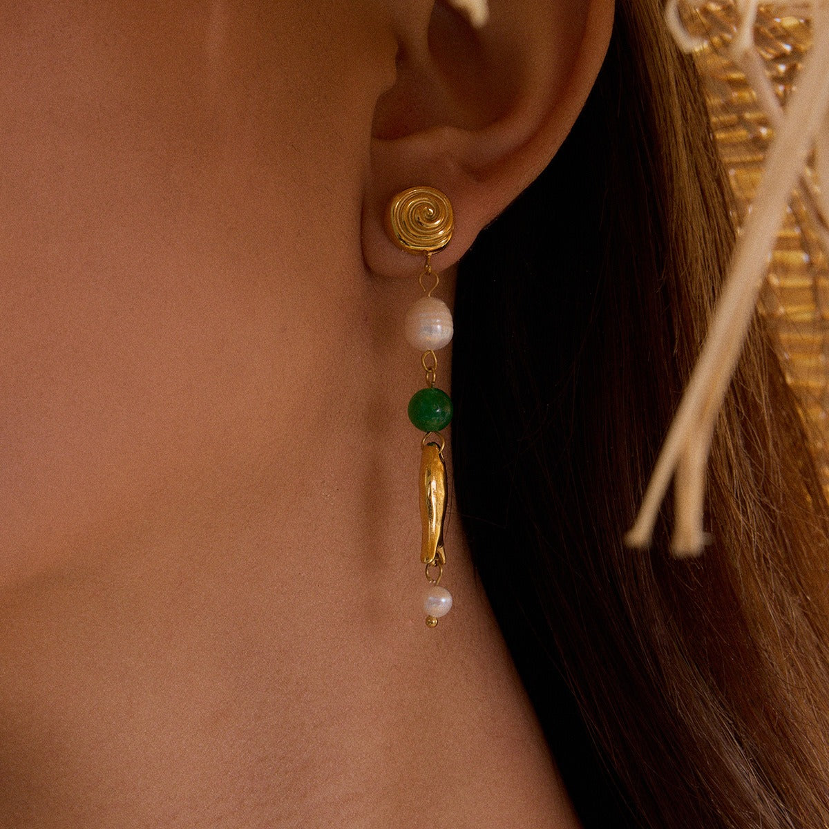 18K goldfish-shaped earrings with pearl design