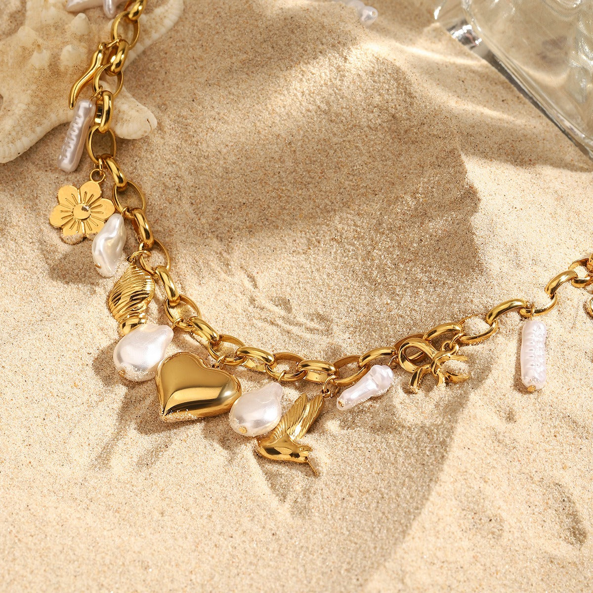 18K gold heart with irregular pearl design exquisite and noble necklace