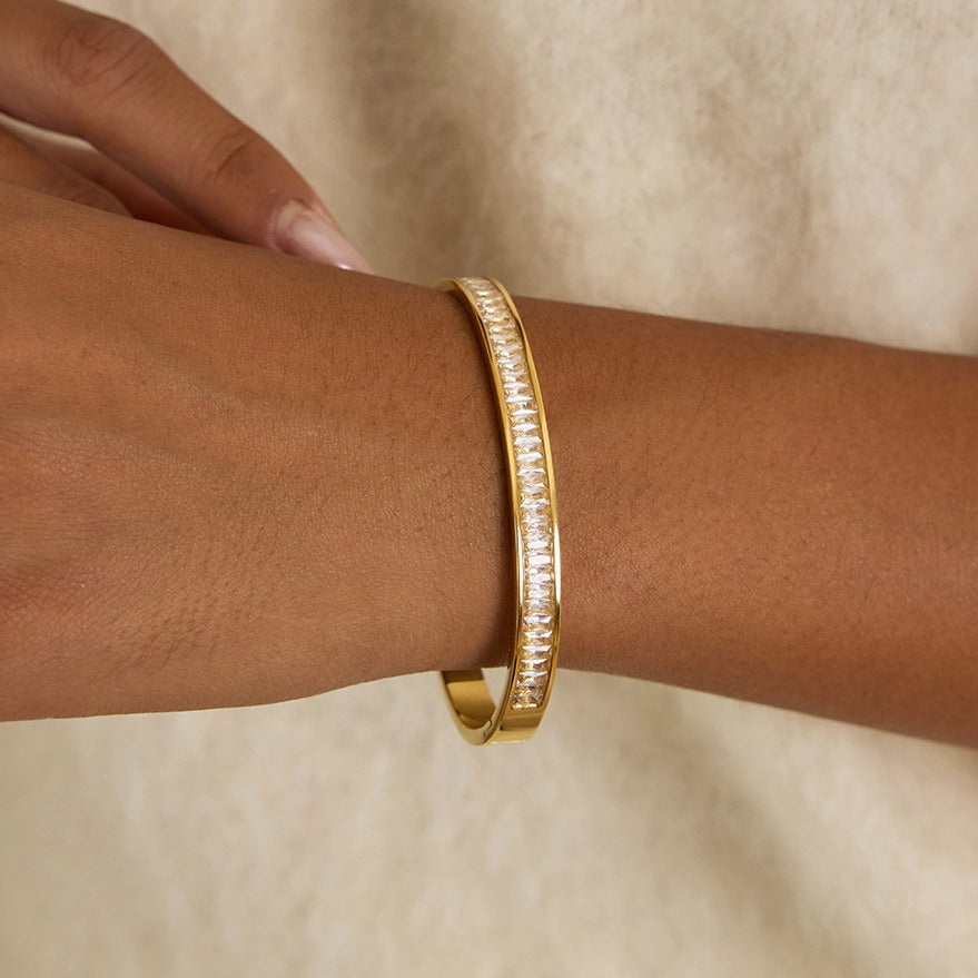 18K gold-plated titanium steel bracelet with rhinestones