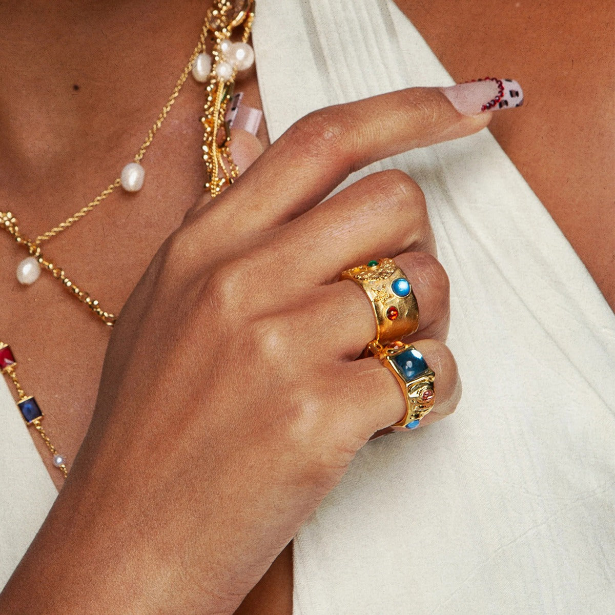 18K gold inlaid gemstone with star and moon texture classic retro ring