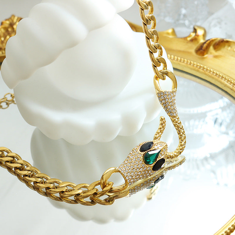 18K Gold Fashion Exquisite Snake Head Design Versatile Necklace