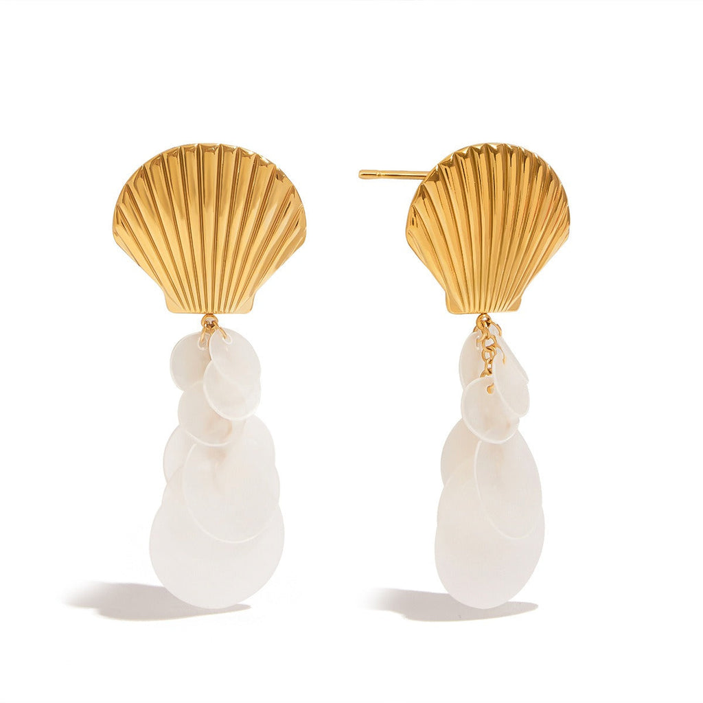 18K gold shell-shaped earrings with round tassel design