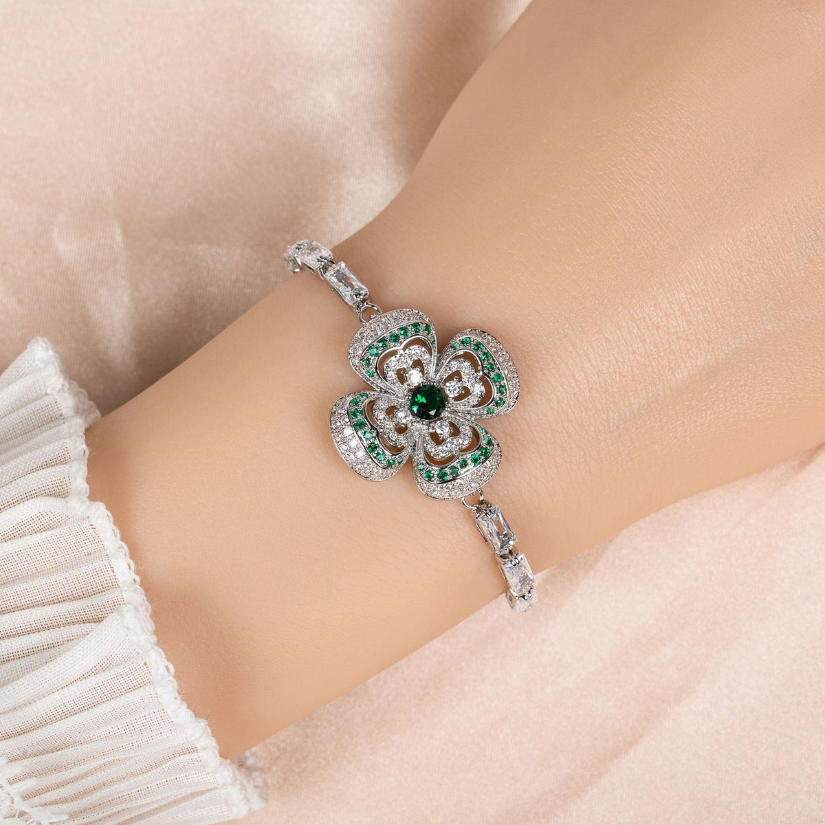 S925 Silver Openwork Four-Leaf Clover Bracelet