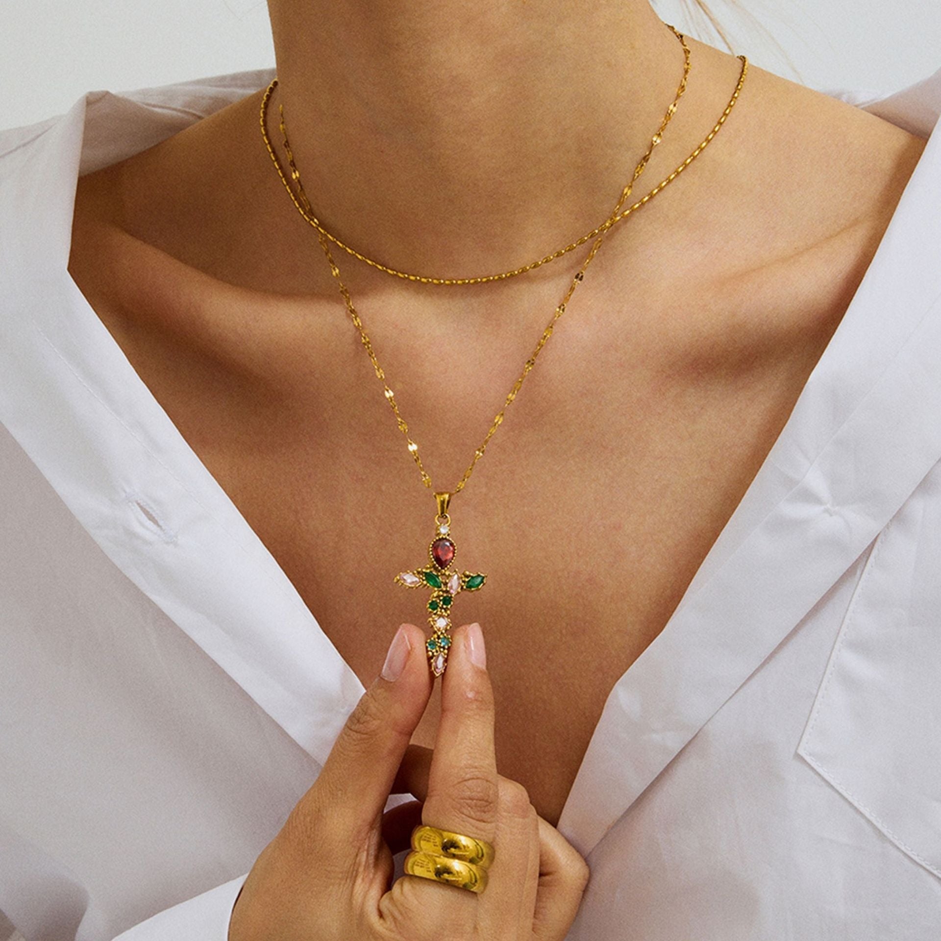 18K Gold Cross Inlaid Gemstone Design Exquisite Fashion Necklace