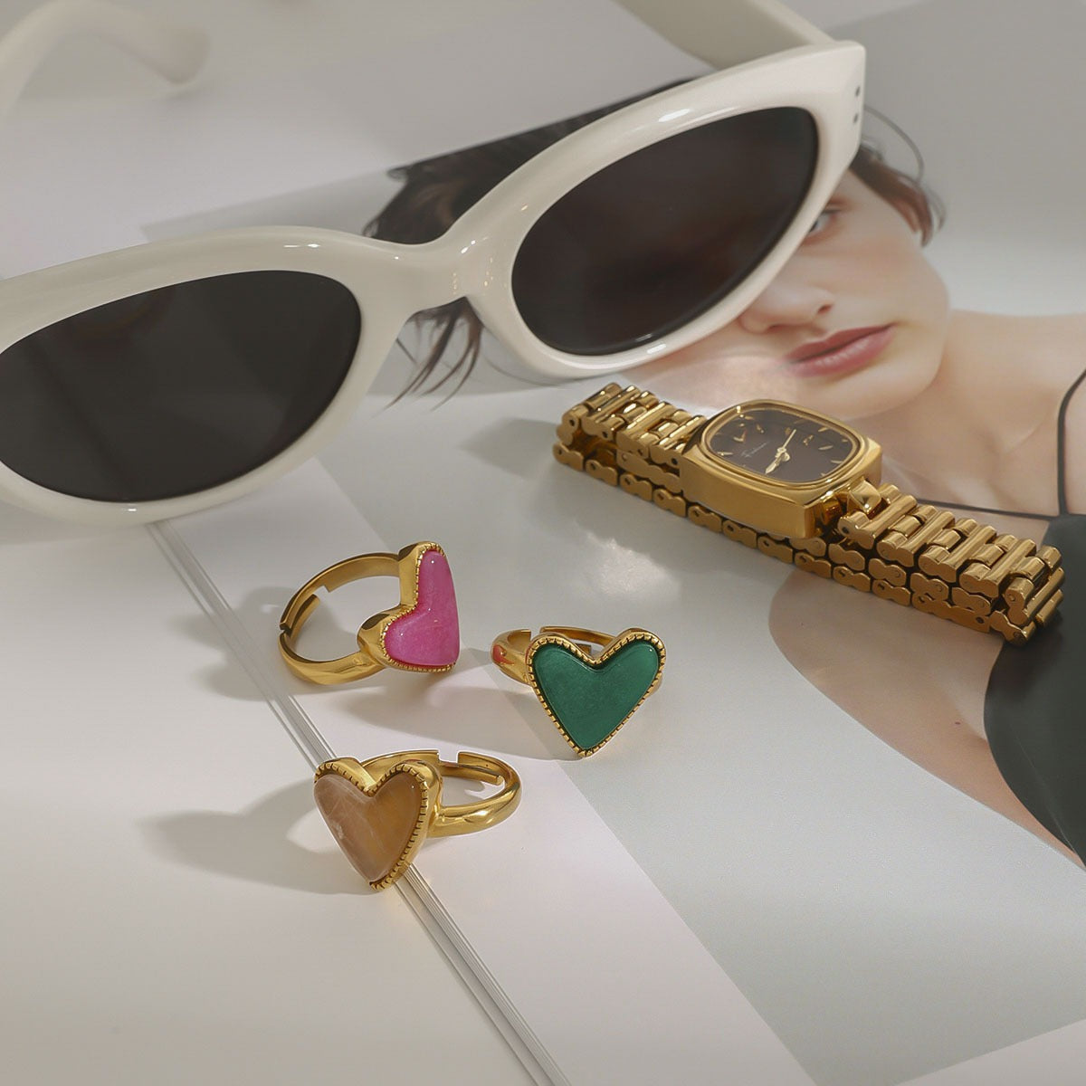 18K gold heart-shaped ring with textured design