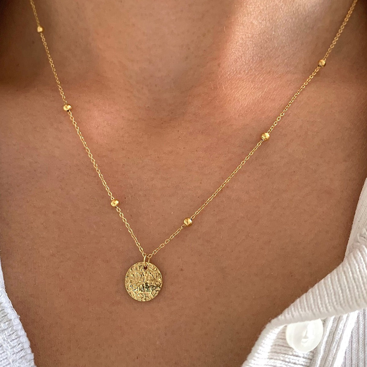 18K Gold Wind-Indented Round Necklace