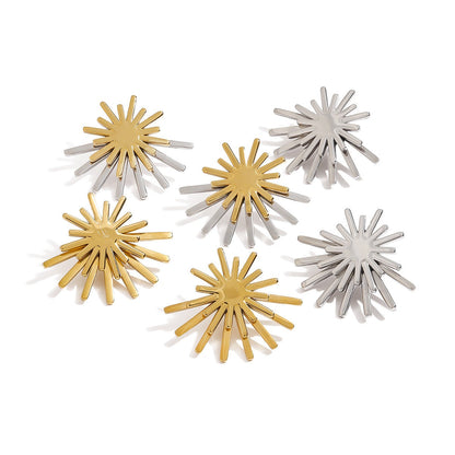 18K gold sun-shaped earrings with simple and elegant design