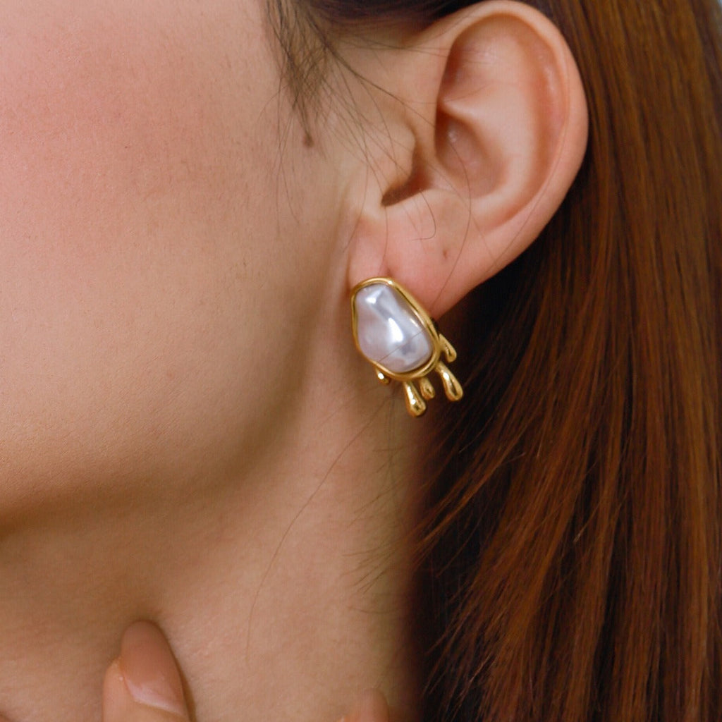 18K gold geometric oval inlaid irregular pearl design exquisite noble earrings