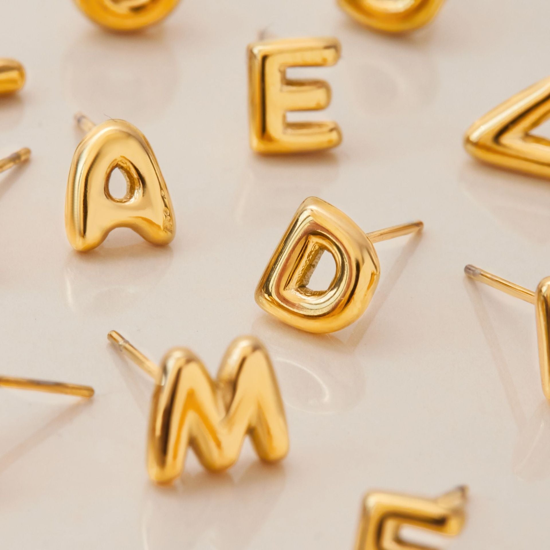 18K gold 26 letters design classic fashion earrings