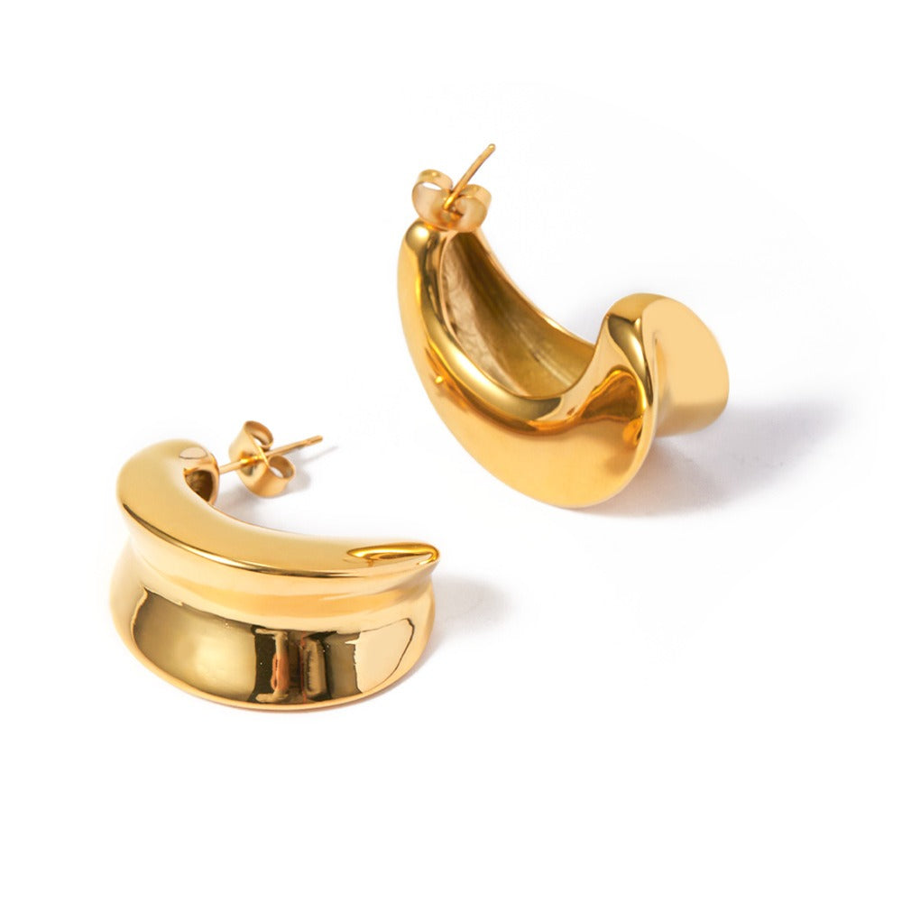 18k gold crescent-shaped design trendy and personalized earrings