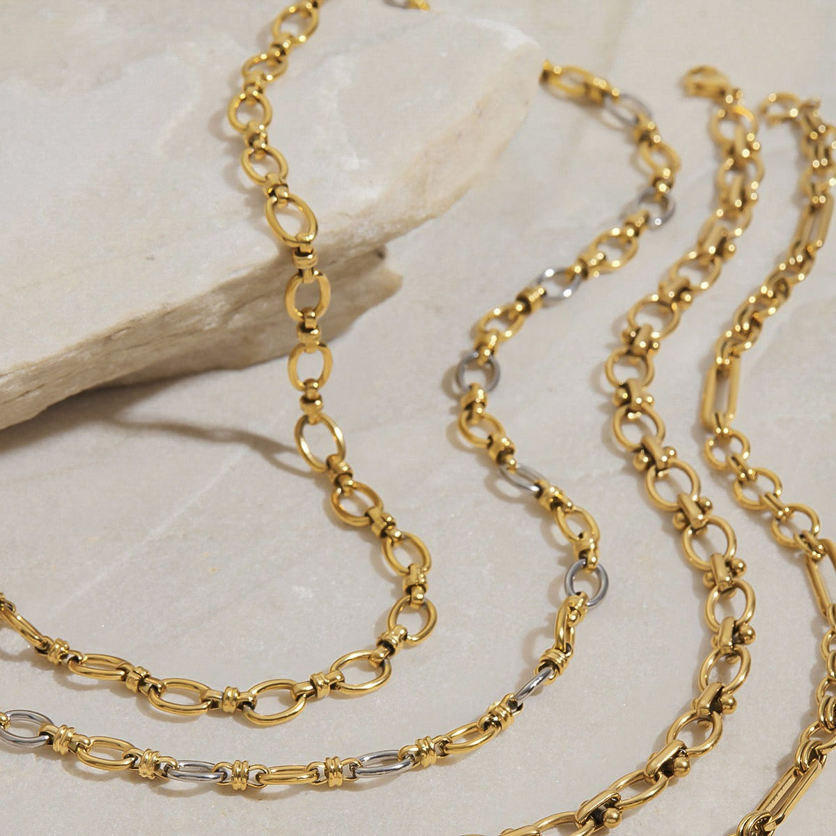 18K gold chain with gold and silver color matching design simple and elegant necklace