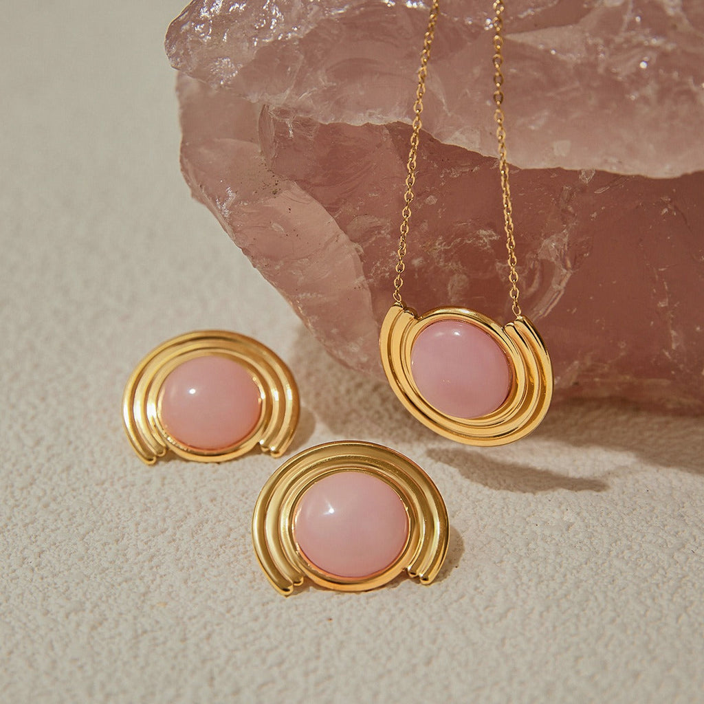 18K gold round shape with textured gemstone design light luxury noble necklace