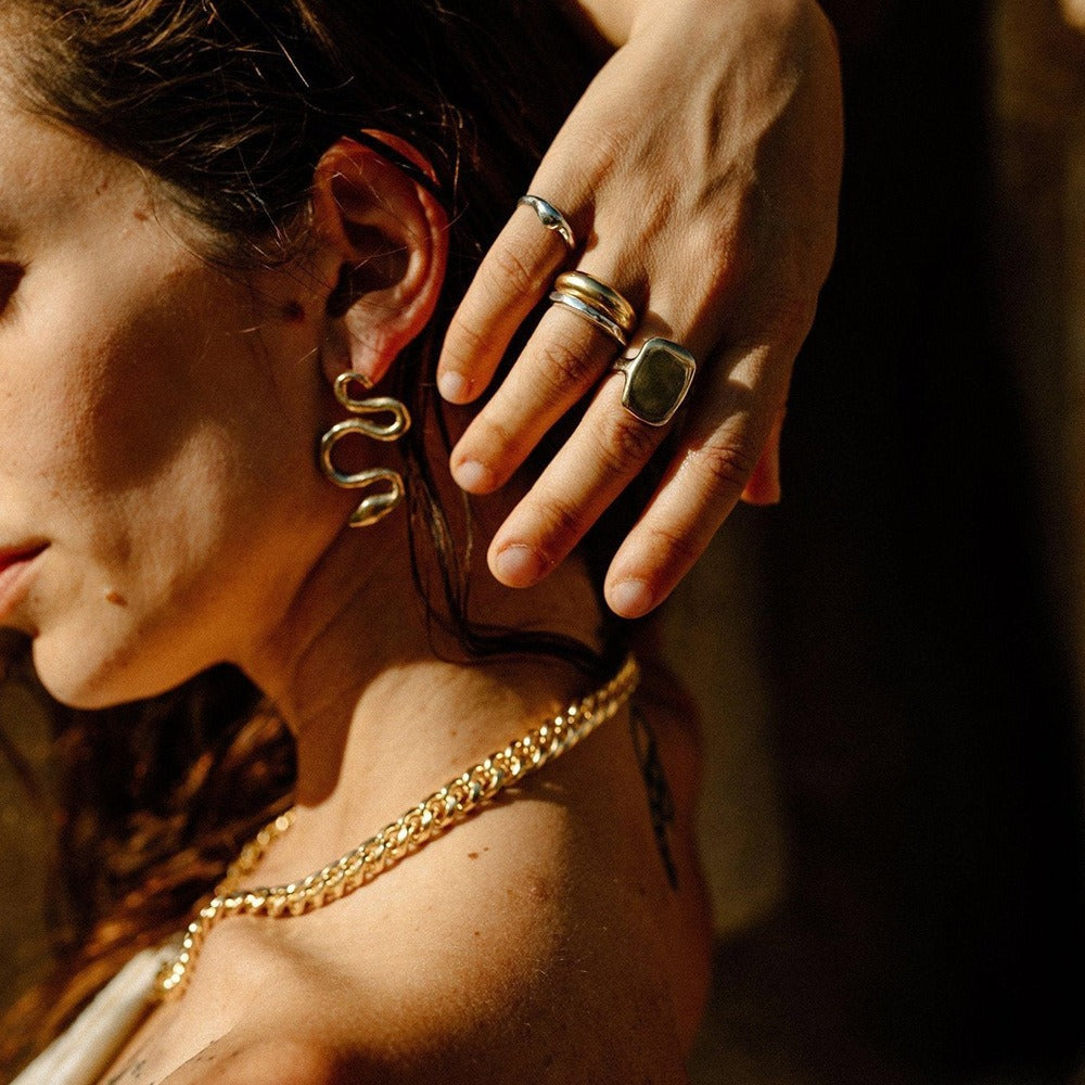 18K gold snake-shaped design trendy and personalized earrings