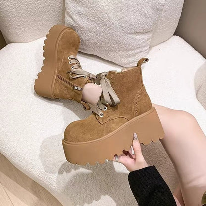 Women’s Chunky Sole Lace-Up Boots – Vintage Style