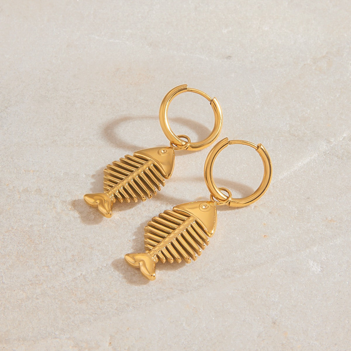 18K goldfishbone-shaped earrings with unique personality