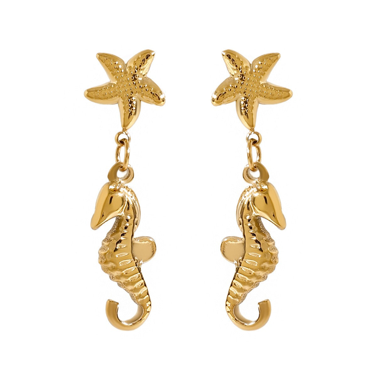 18K gold seahorse-shaped earrings with a trendy marine style