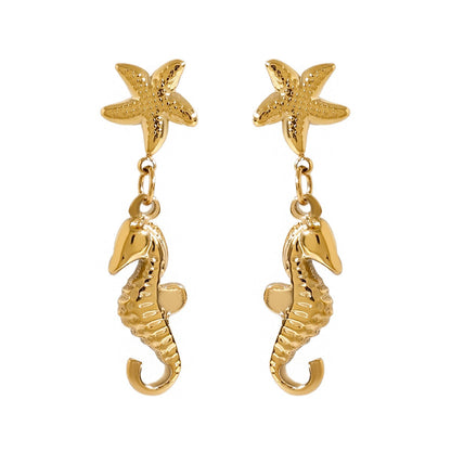 18K gold seahorse-shaped earrings with a trendy marine style
