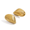 18K gold open sea clam with textured design exquisite and fashionable earrings