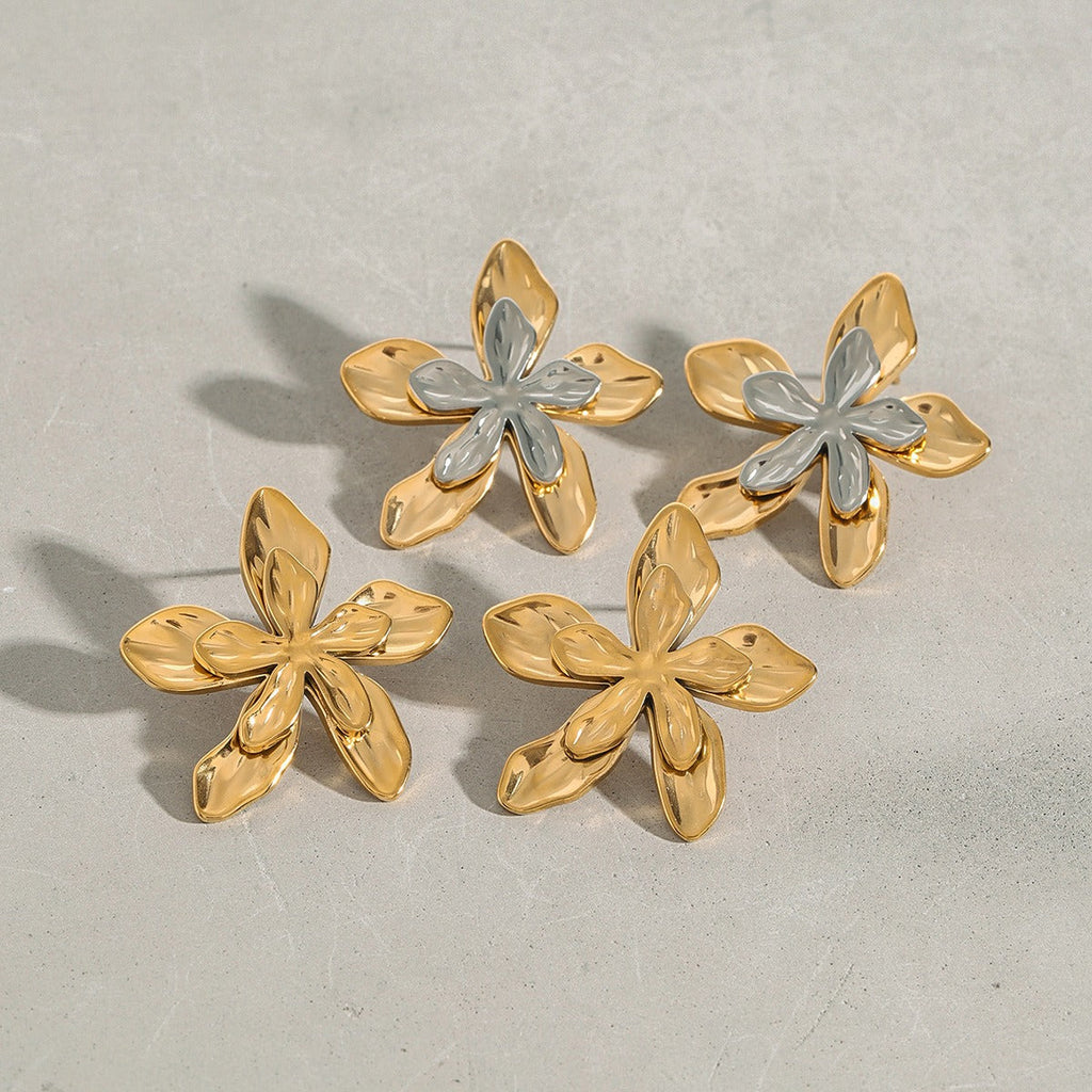 18K gold flowers with gold and silver color matching design exquisite and fashionable earrings