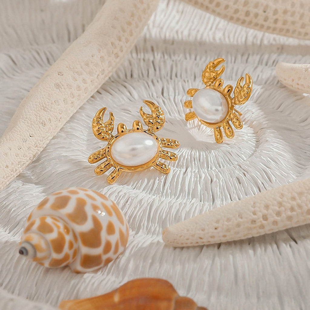 18K gold crab-shaped earrings inlaid with pearls, exquisite and unique design