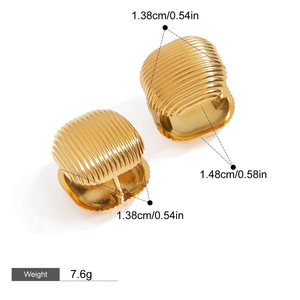 18K gold arc-shaped square with vertical stripes design exquisite and simple earrings