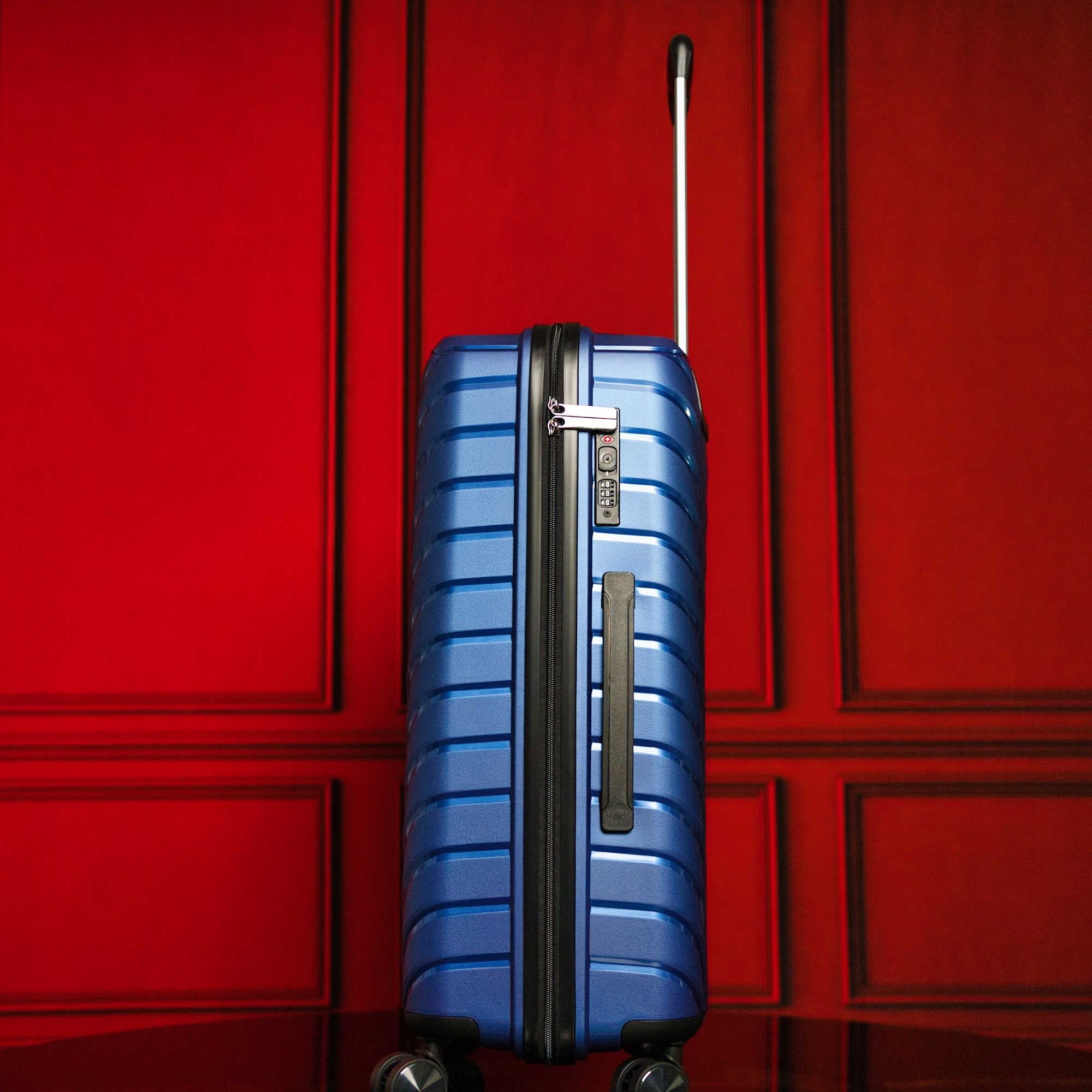 28-inch Blue Hardcase Roller Luggage
