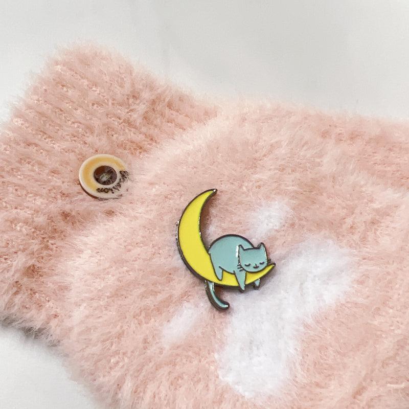 Sleepy Cat on Moon Enamel Pin – Cute Gift for Cat Lovers