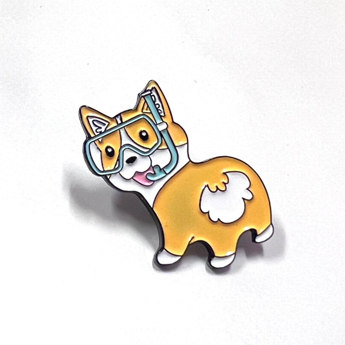 Fun Corgi Enamel Pin with Diving Goggles – Perfect for Bags & Hats