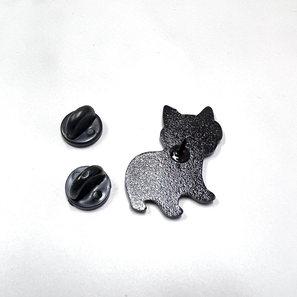 Fun Corgi Enamel Pin with Diving Goggles – Perfect for Bags & Hats