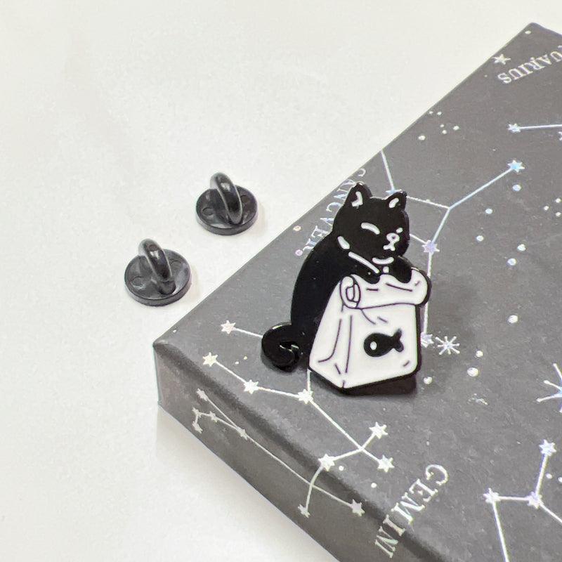 Mini Black Cat Enamel Pin – Durable, Giftable Fashion Accessory