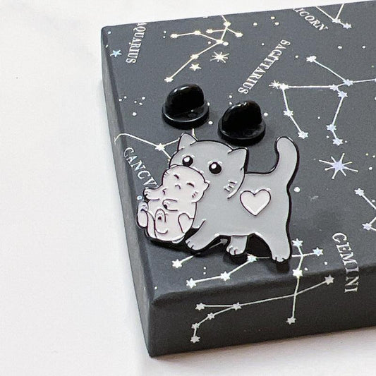 Mama Cat Carrying Kitten Enamel Pin – Cute Cat Lover Gift