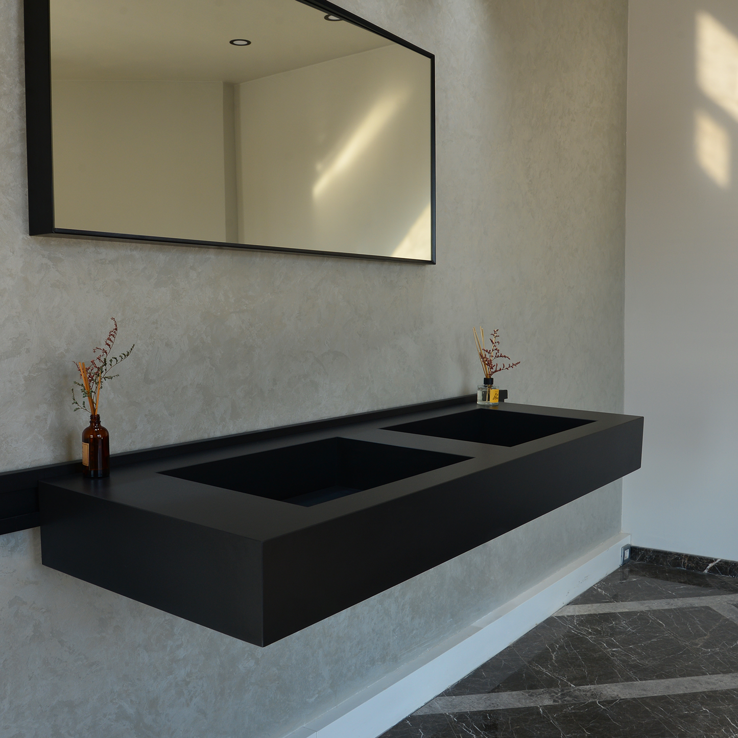 Handcrafted Infinity Black Engineered Porcelain Sink Model Es-080 for Modern Bathrooms